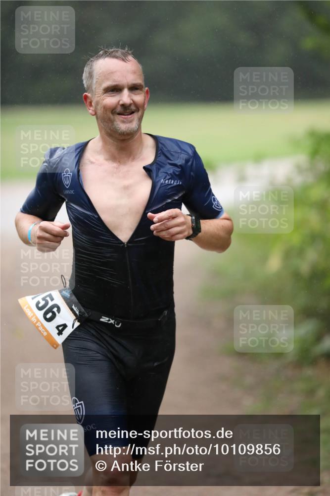 30.08.2026 - Elbe Triathlon Hamburg Antke Förster http://msf.ph/oto/10109856 30.08.2026 16:02:20 Laufen 564 meine-sportfotos.de