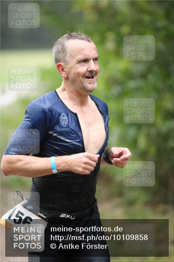 30.08.2026 - Elbe Triathlon Hamburg Antke Förster http://msf.ph/oto/10109858 30.08.2026 16:02:20 Laufen 156, 4 meine-sportfotos.de