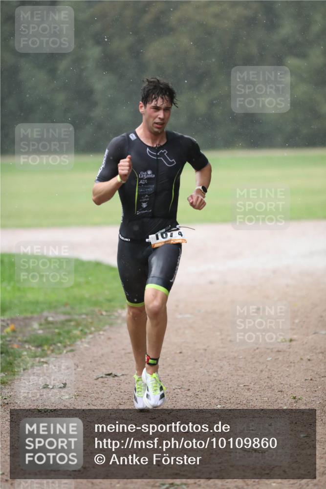 30.08.2026 - Elbe Triathlon Hamburg Antke Förster http://msf.ph/oto/10109860 30.08.2026 16:03:58 Laufen 1074 meine-sportfotos.de