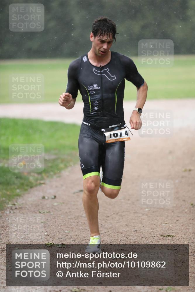 30.08.2026 - Elbe Triathlon Hamburg Antke Förster http://msf.ph/oto/10109862 30.08.2026 16:03:58 Laufen 7074 meine-sportfotos.de