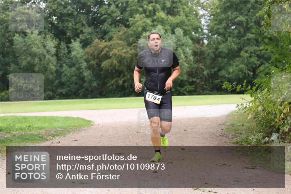 30.08.2026 - Elbe Triathlon Hamburg Antke Förster http://msf.ph/oto/10109873 30.08.2026 16:30:20 Laufen 1704 meine-sportfotos.de