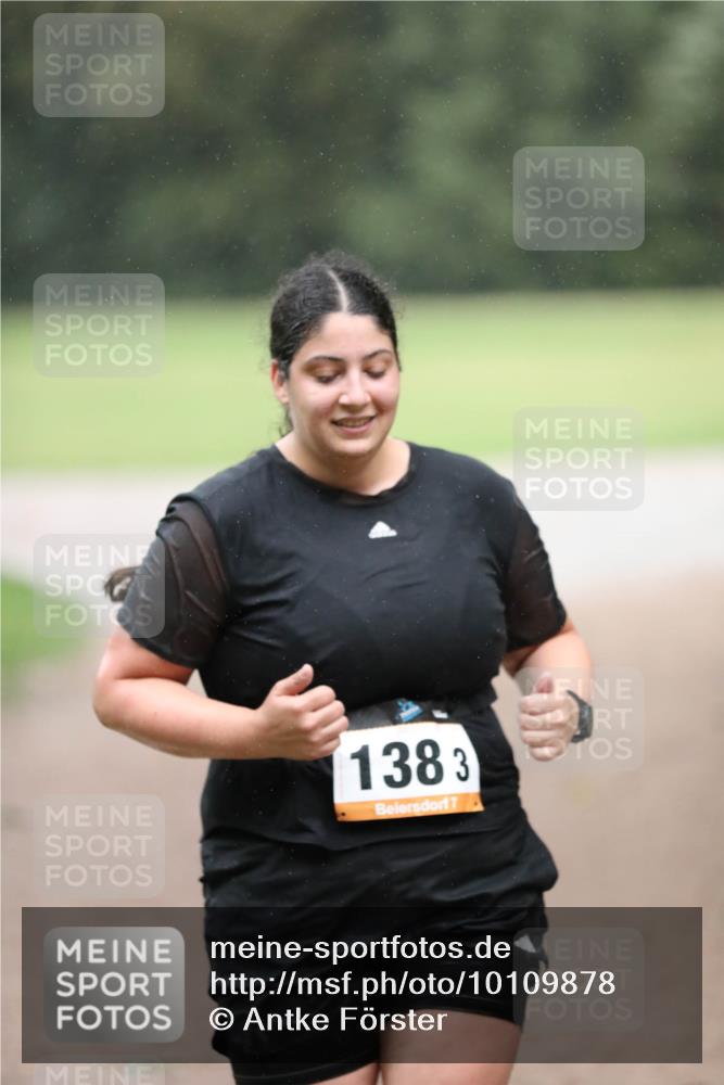 30.08.2026 - Elbe Triathlon Hamburg Antke Förster http://msf.ph/oto/10109878 30.08.2026 16:06:18 Laufen 1383, 7 meine-sportfotos.de