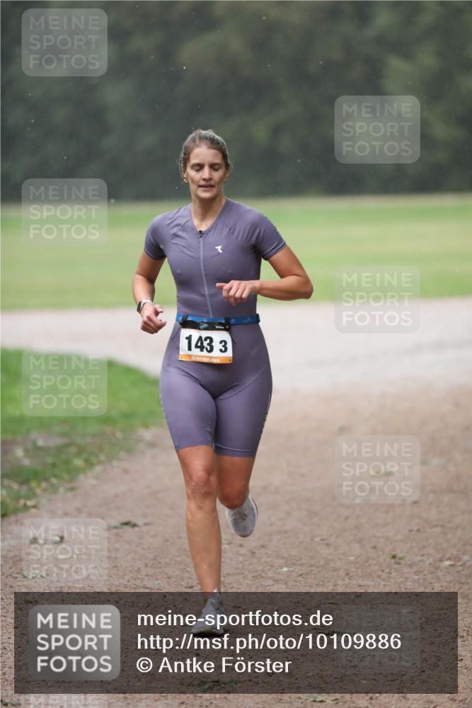 30.08.2026 - Elbe Triathlon Hamburg Antke Förster http://msf.ph/oto/10109886 30.08.2026 16:07:09 Laufen 143, 3 meine-sportfotos.de