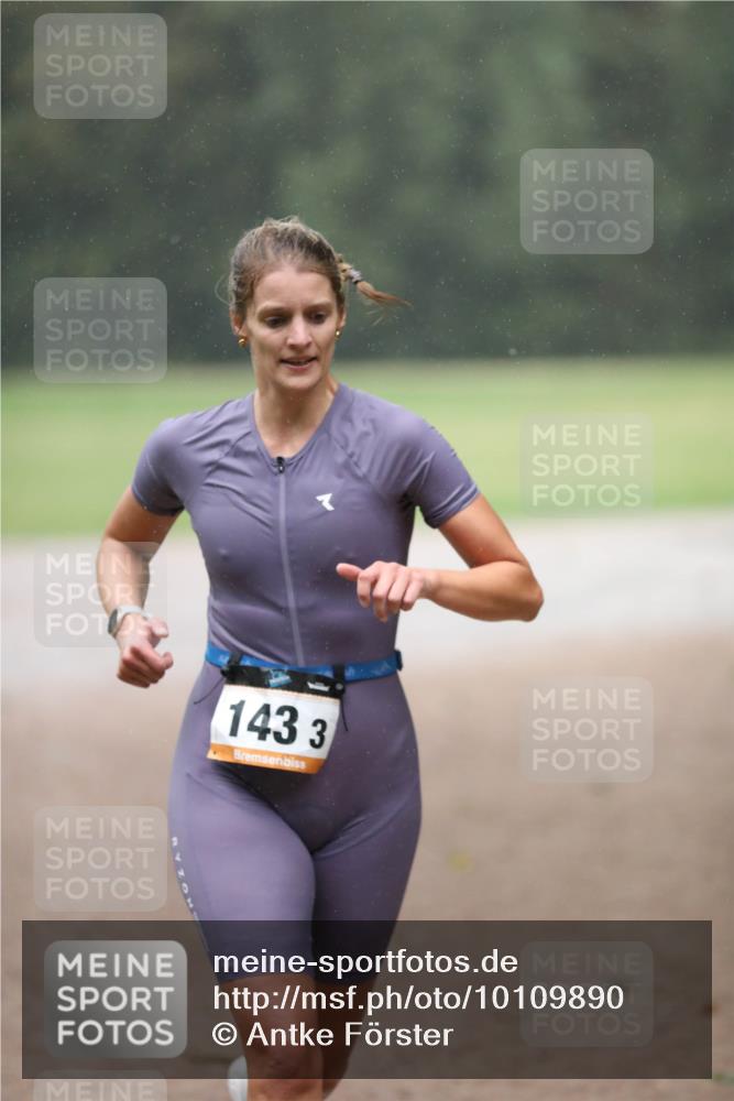 30.08.2026 - Elbe Triathlon Hamburg Antke Förster http://msf.ph/oto/10109890 30.08.2026 16:07:10 Laufen 143, 3 meine-sportfotos.de
