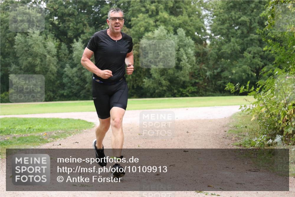 30.08.2026 - Elbe Triathlon Hamburg Antke Förster http://msf.ph/oto/10109913 30.08.2026 16:36:10 Laufen  meine-sportfotos.de