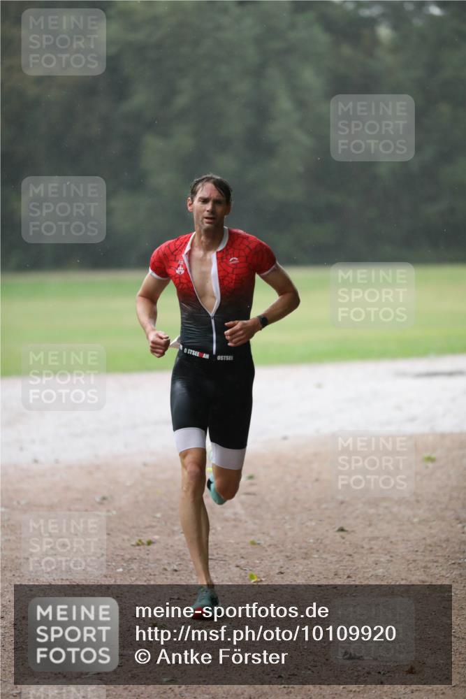 30.08.2026 - Elbe Triathlon Hamburg Antke Förster http://msf.ph/oto/10109920 30.08.2026 16:10:10 Laufen  meine-sportfotos.de