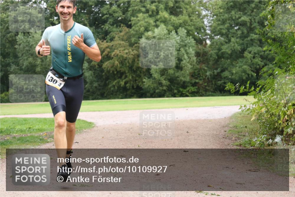30.08.2026 - Elbe Triathlon Hamburg Antke Förster http://msf.ph/oto/10109927 30.08.2026 16:37:00 Laufen 30, 4 meine-sportfotos.de
