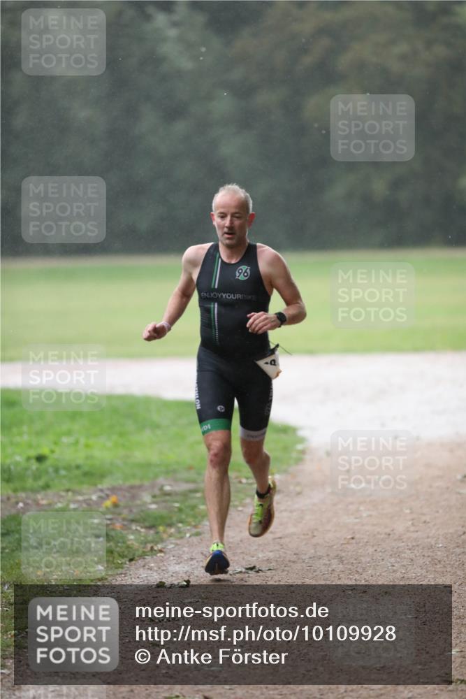 30.08.2026 - Elbe Triathlon Hamburg Antke Förster http://msf.ph/oto/10109928 30.08.2026 16:10:38 Laufen 96 meine-sportfotos.de