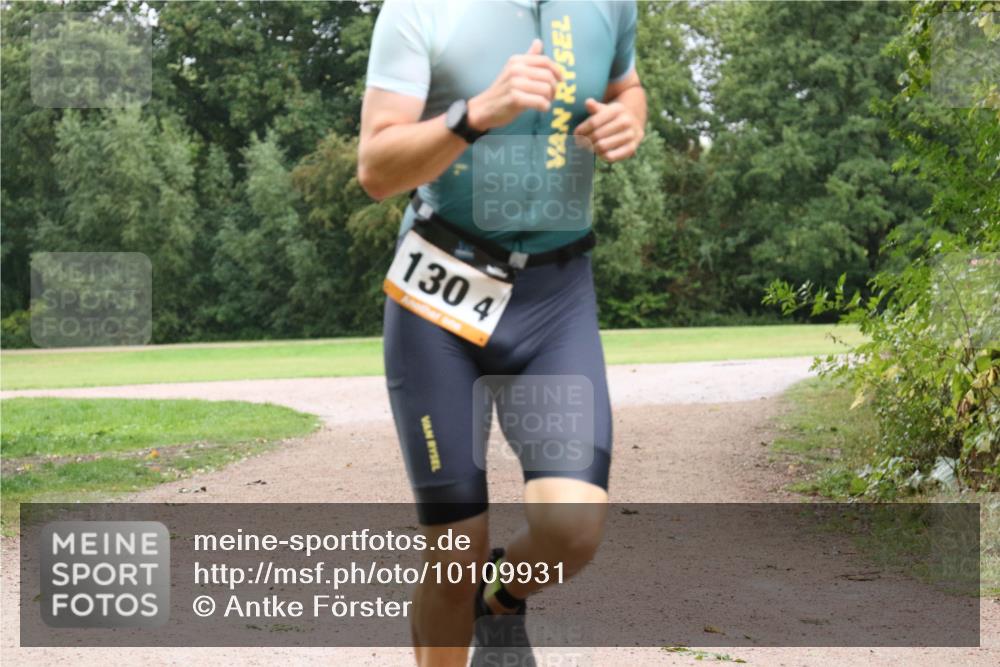 30.08.2026 - Elbe Triathlon Hamburg Antke Förster http://msf.ph/oto/10109931 30.08.2026 16:37:01 Laufen 1304 meine-sportfotos.de