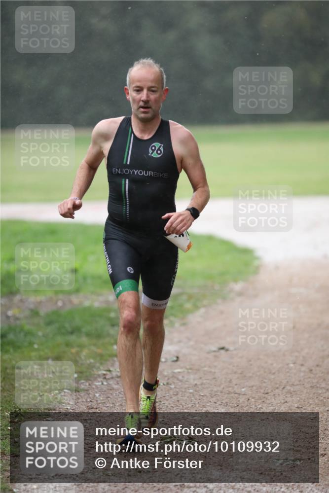 30.08.2026 - Elbe Triathlon Hamburg Antke Förster http://msf.ph/oto/10109932 30.08.2026 16:10:39 Laufen 96 meine-sportfotos.de