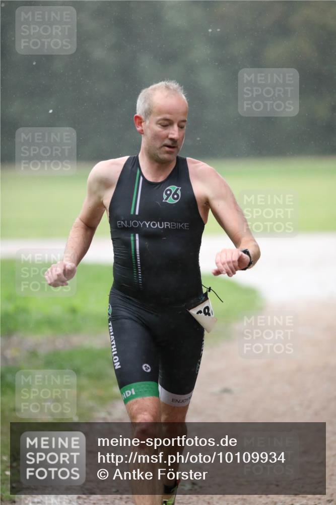 30.08.2026 - Elbe Triathlon Hamburg Antke Förster http://msf.ph/oto/10109934 30.08.2026 16:10:39 Laufen 96 meine-sportfotos.de