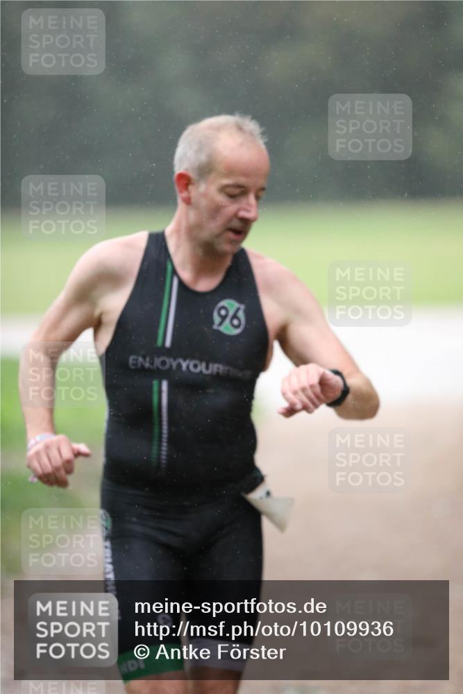 30.08.2026 - Elbe Triathlon Hamburg Antke Förster http://msf.ph/oto/10109936 30.08.2026 16:10:40 Laufen 96 meine-sportfotos.de