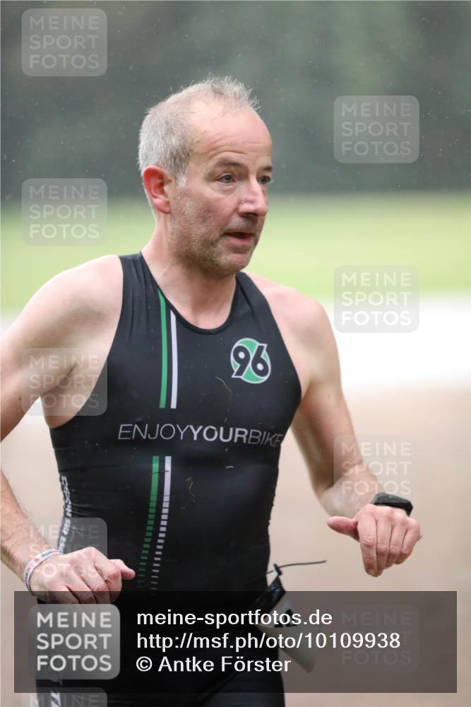 30.08.2026 - Elbe Triathlon Hamburg Antke Förster http://msf.ph/oto/10109938 30.08.2026 16:10:41 Laufen 70, 3, 96 meine-sportfotos.de
