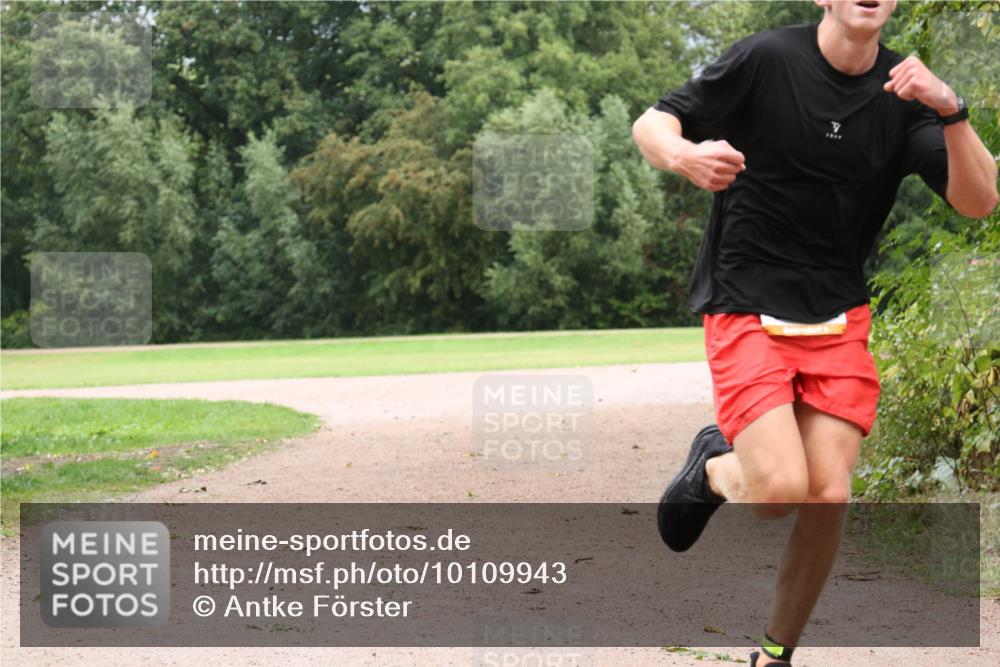 30.08.2026 - Elbe Triathlon Hamburg Antke Förster http://msf.ph/oto/10109943 30.08.2026 16:39:24 Laufen  meine-sportfotos.de
