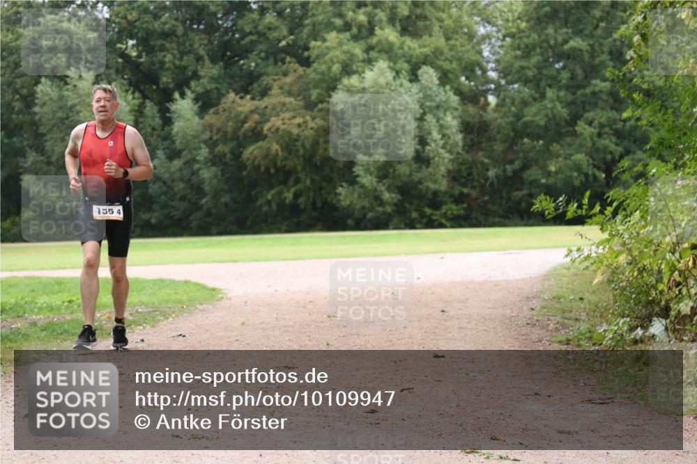30.08.2026 - Elbe Triathlon Hamburg Antke Förster http://msf.ph/oto/10109947 30.08.2026 16:40:24 Laufen 155, 4 meine-sportfotos.de