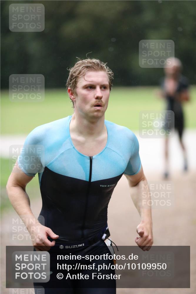 30.08.2026 - Elbe Triathlon Hamburg Antke Förster http://msf.ph/oto/10109950 30.08.2026 16:13:58 Laufen  meine-sportfotos.de