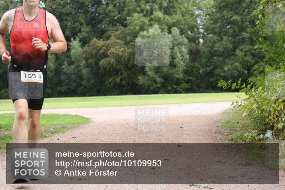30.08.2026 - Elbe Triathlon Hamburg Antke Förster http://msf.ph/oto/10109953 30.08.2026 16:40:27 Laufen 1554 meine-sportfotos.de
