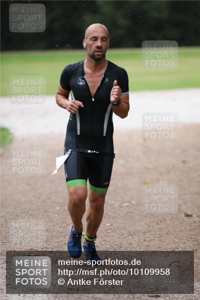 30.08.2026 - Elbe Triathlon Hamburg Antke Förster http://msf.ph/oto/10109958 30.08.2026 16:14:01 Laufen  meine-sportfotos.de
