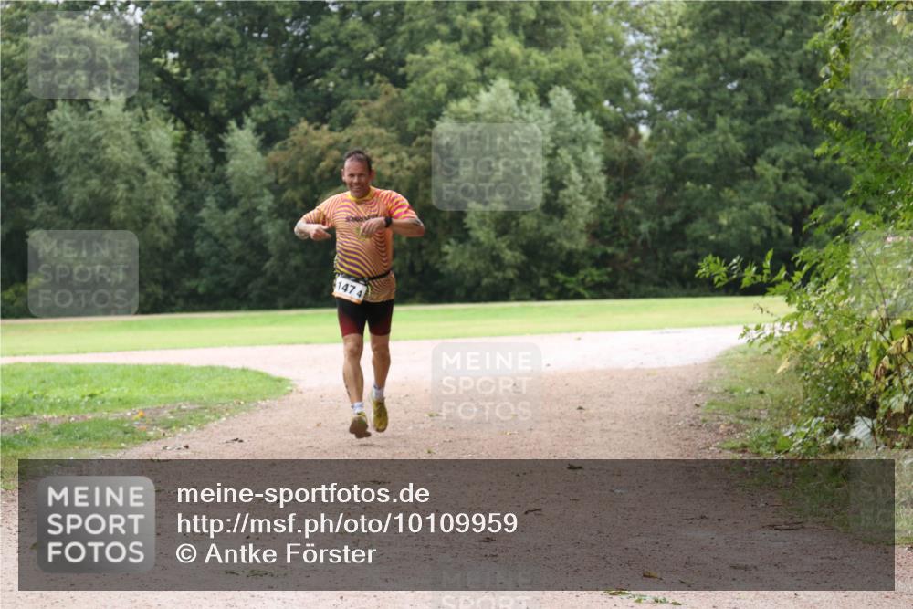 30.08.2026 - Elbe Triathlon Hamburg Antke Förster http://msf.ph/oto/10109959 30.08.2026 16:40:58 Laufen 147, 4 meine-sportfotos.de