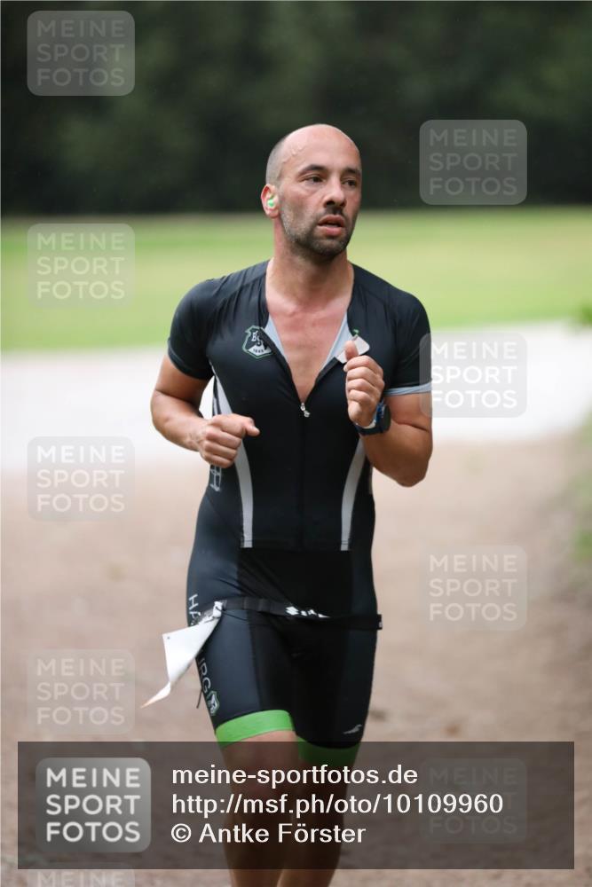 30.08.2026 - Elbe Triathlon Hamburg Antke Förster http://msf.ph/oto/10109960 30.08.2026 16:14:02 Laufen  meine-sportfotos.de
