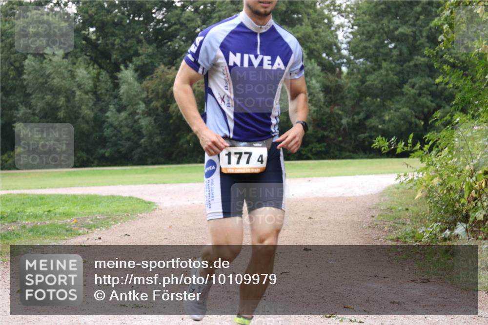 30.08.2026 - Elbe Triathlon Hamburg Antke Förster http://msf.ph/oto/10109979 30.08.2026 16:44:51 Laufen 177, 4, 100 meine-sportfotos.de