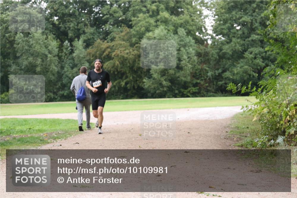 30.08.2026 - Elbe Triathlon Hamburg Antke Förster http://msf.ph/oto/10109981 30.08.2026 16:51:08 Laufen 143, 4 meine-sportfotos.de