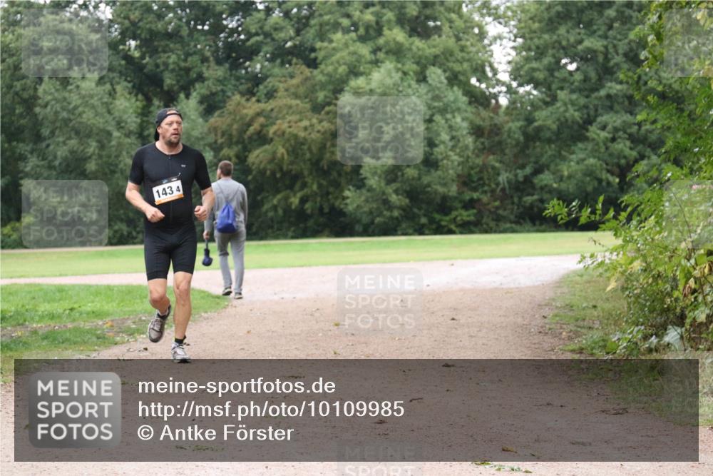 30.08.2026 - Elbe Triathlon Hamburg Antke Förster http://msf.ph/oto/10109985 30.08.2026 16:51:10 Laufen 143, 4 meine-sportfotos.de