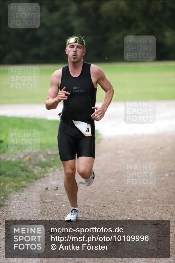 30.08.2026 - Elbe Triathlon Hamburg Antke Förster http://msf.ph/oto/10109996 30.08.2026 16:17:18 Laufen 4 meine-sportfotos.de