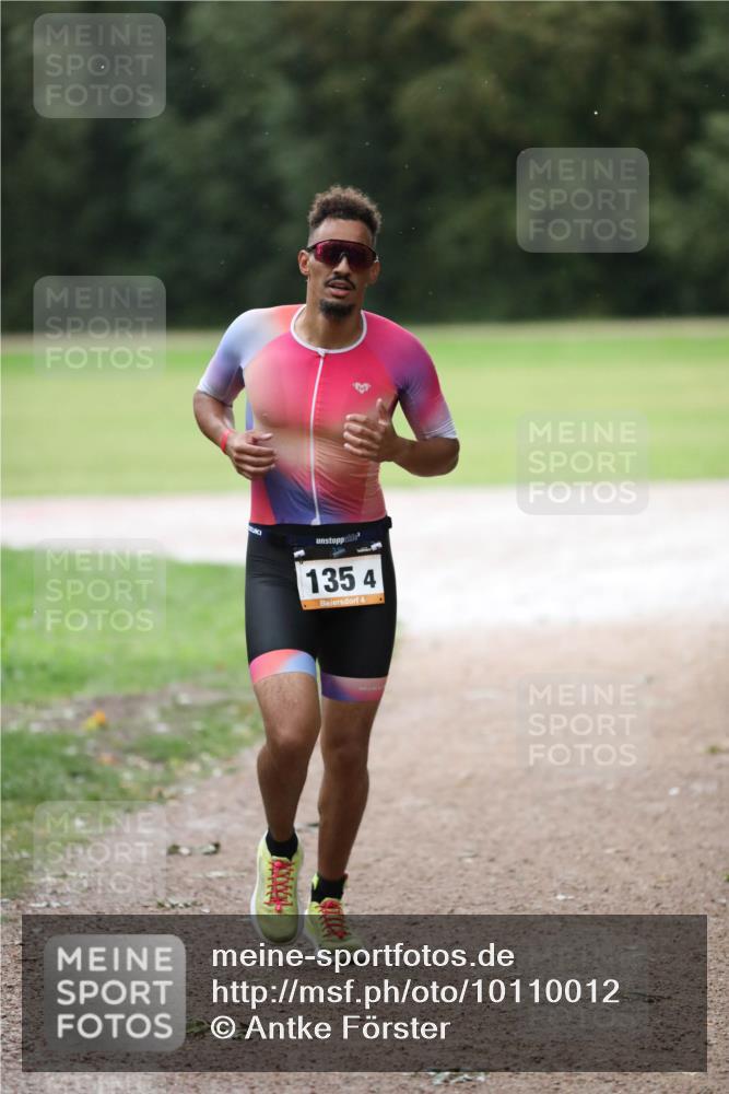 30.08.2026 - Elbe Triathlon Hamburg Antke Förster http://msf.ph/oto/10110012 30.08.2026 16:18:01 Laufen 1354, 4 meine-sportfotos.de