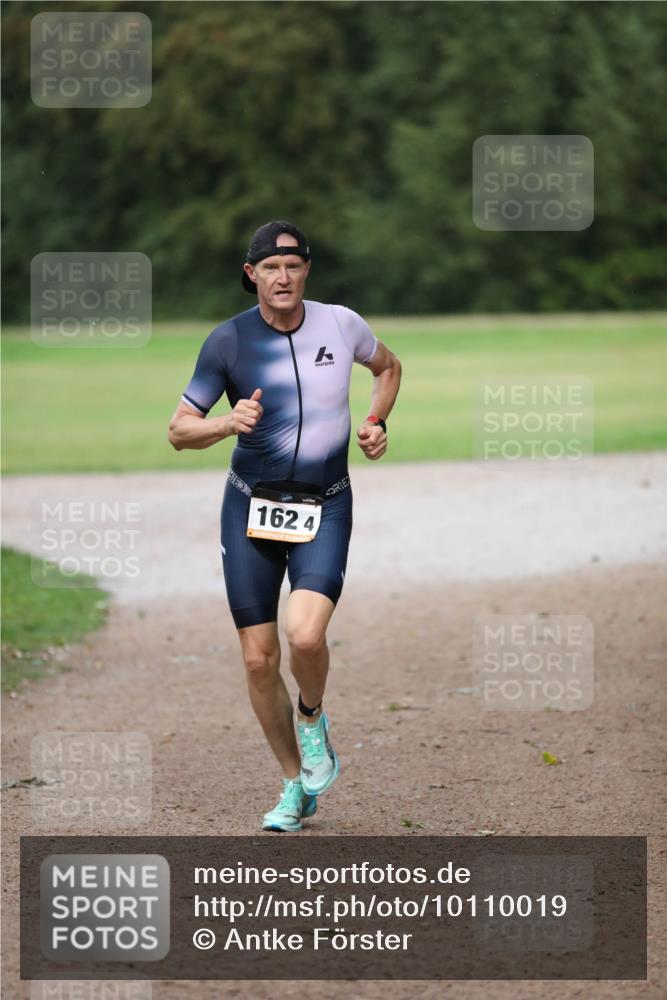 30.08.2026 - Elbe Triathlon Hamburg Antke Förster http://msf.ph/oto/10110019 30.08.2026 16:20:15 Laufen 162, 4 meine-sportfotos.de