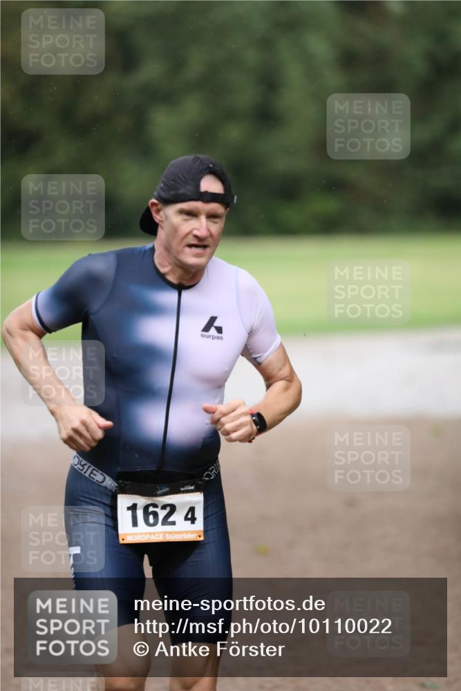 30.08.2026 - Elbe Triathlon Hamburg Antke Förster http://msf.ph/oto/10110022 30.08.2026 16:20:17 Laufen 1624 meine-sportfotos.de