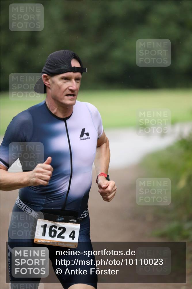 30.08.2026 - Elbe Triathlon Hamburg Antke Förster http://msf.ph/oto/10110023 30.08.2026 16:20:17 Laufen 1624 meine-sportfotos.de