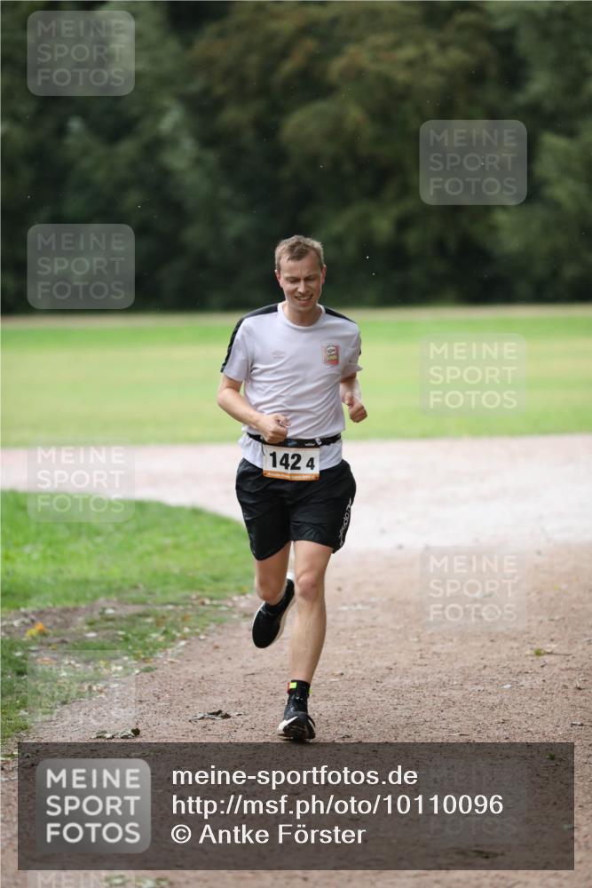 30.08.2026 - Elbe Triathlon Hamburg Antke Förster http://msf.ph/oto/10110096 30.08.2026 16:26:28 Laufen 142, 4 meine-sportfotos.de