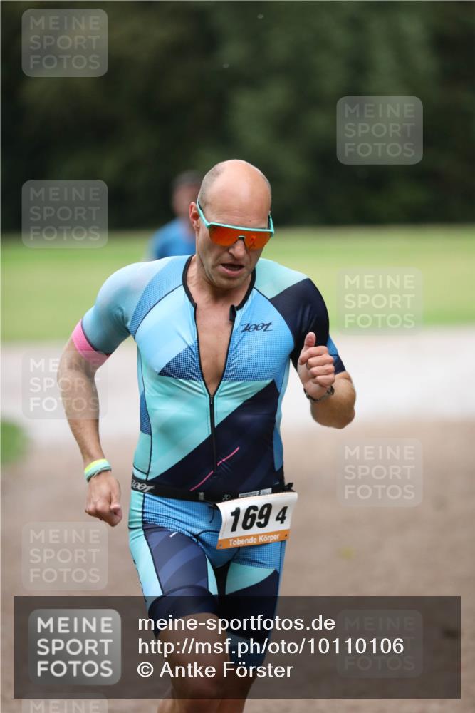 30.08.2026 - Elbe Triathlon Hamburg Antke Förster http://msf.ph/oto/10110106 30.08.2026 16:26:38 Laufen 1001, 100, 1694 meine-sportfotos.de