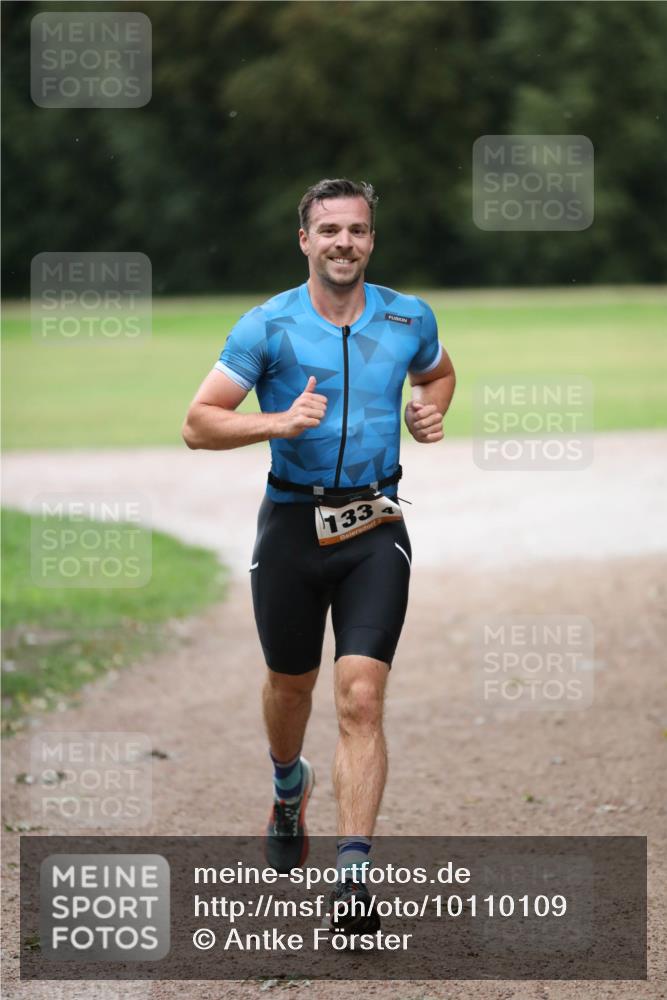30.08.2026 - Elbe Triathlon Hamburg Antke Förster http://msf.ph/oto/10110109 30.08.2026 16:26:40 Laufen 133, 2 meine-sportfotos.de