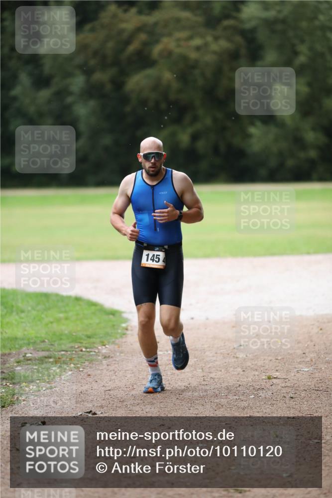 30.08.2026 - Elbe Triathlon Hamburg Antke Förster http://msf.ph/oto/10110120 30.08.2026 16:28:46 Laufen 1454 meine-sportfotos.de