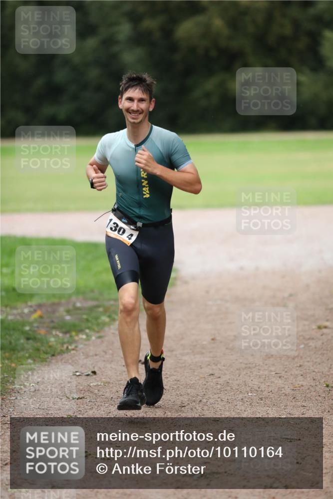 30.08.2026 - Elbe Triathlon Hamburg Antke Förster http://msf.ph/oto/10110164 30.08.2026 16:37:00 Laufen 1304 meine-sportfotos.de