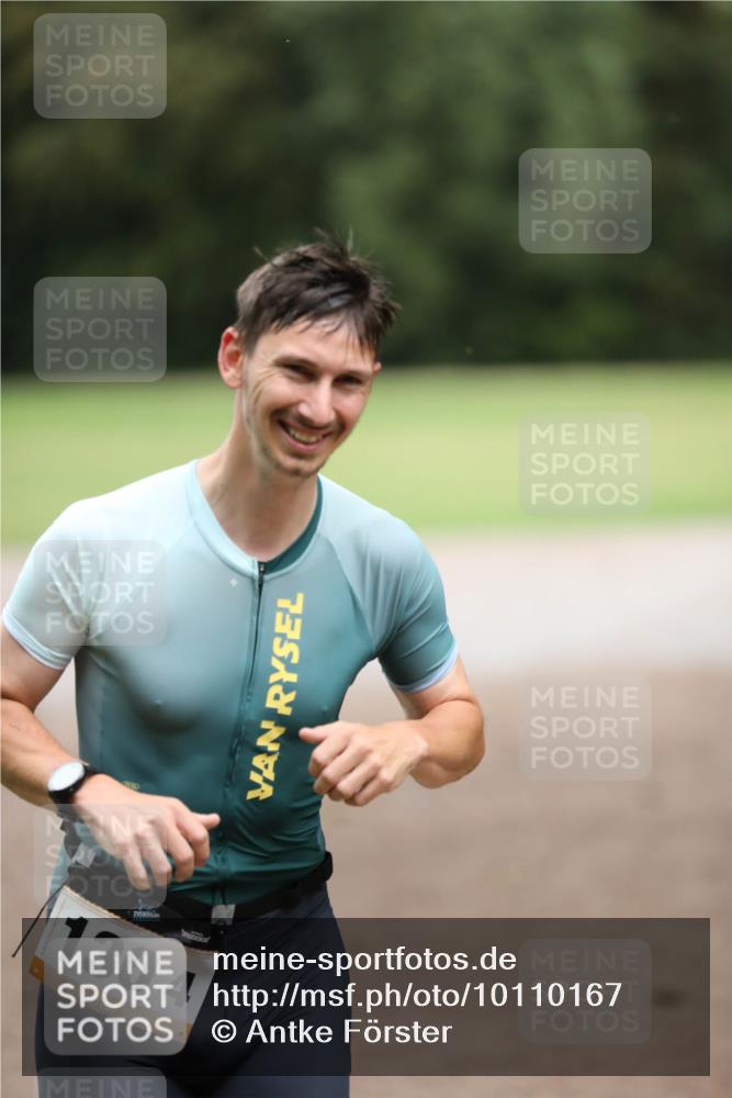 30.08.2026 - Elbe Triathlon Hamburg Antke Förster http://msf.ph/oto/10110167 30.08.2026 16:37:02 Laufen 4065, 130, 4 meine-sportfotos.de