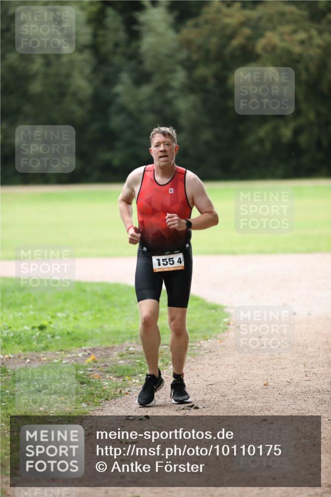 30.08.2026 - Elbe Triathlon Hamburg Antke Förster http://msf.ph/oto/10110175 30.08.2026 16:40:24 Laufen 155, 4 meine-sportfotos.de