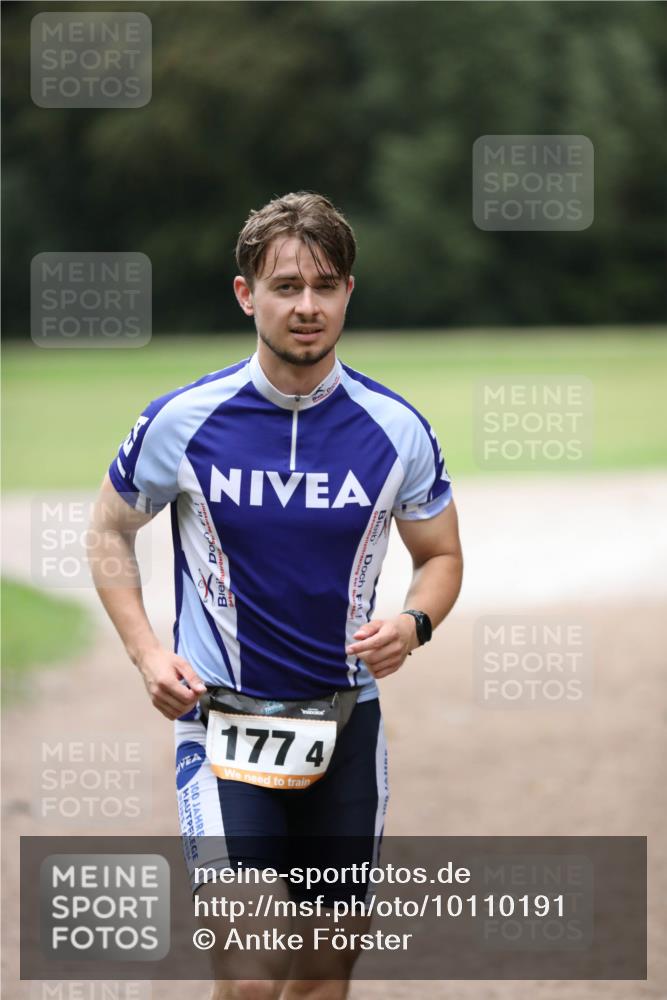 30.08.2026 - Elbe Triathlon Hamburg Antke Förster http://msf.ph/oto/10110191 30.08.2026 16:44:51 Laufen 177, 4, 100 meine-sportfotos.de