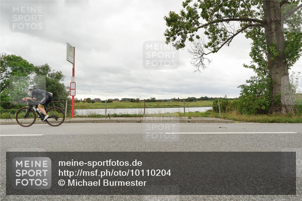 30.08.2026 - Elbe Triathlon Hamburg Michael Burmester http://msf.ph/oto/10110204 30.08.2026 14:07:42 Radfahren  meine-sportfotos.de