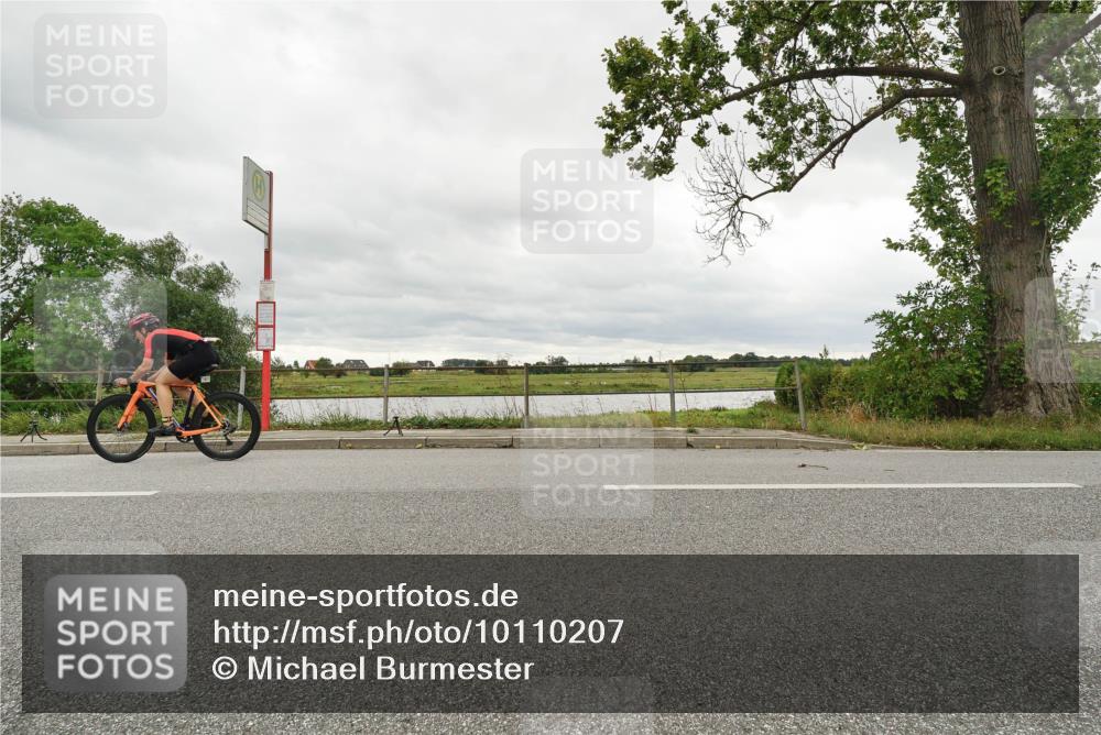30.08.2026 - Elbe Triathlon Hamburg Michael Burmester http://msf.ph/oto/10110207 30.08.2026 14:08:26 Radfahren  meine-sportfotos.de
