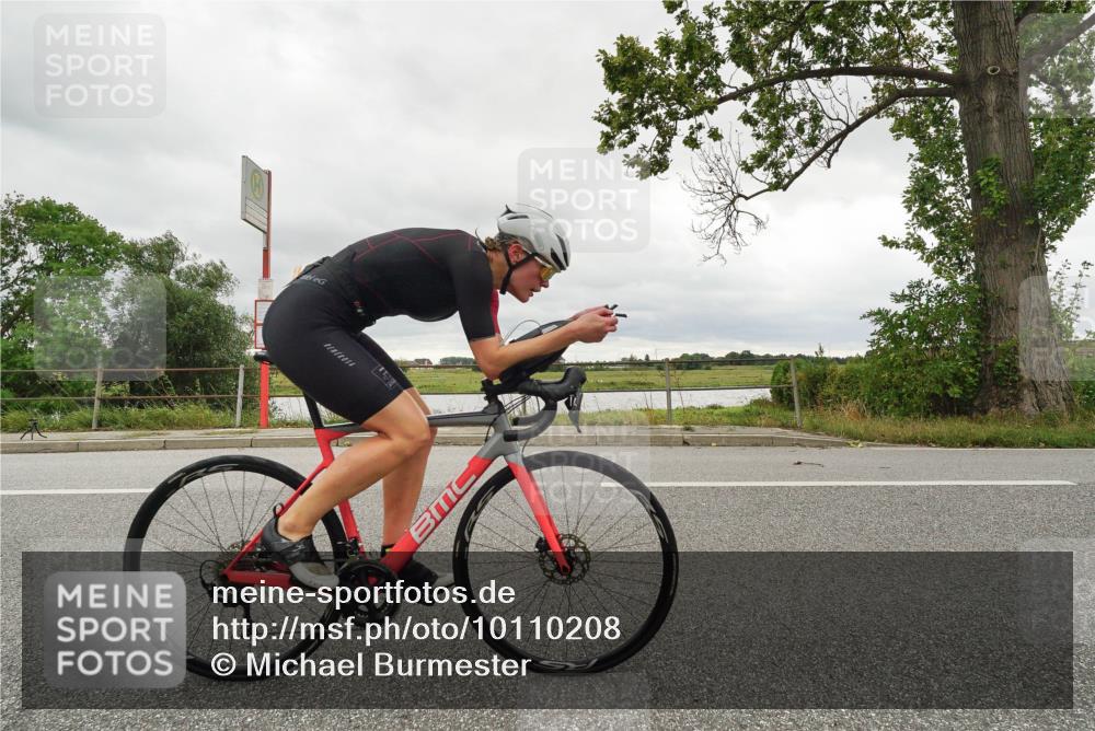 30.08.2026 - Elbe Triathlon Hamburg Michael Burmester http://msf.ph/oto/10110208 30.08.2026 14:08:27 Radfahren  meine-sportfotos.de