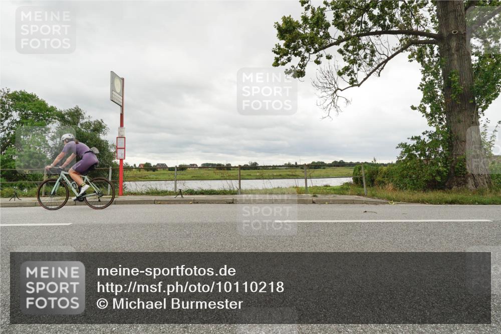 30.08.2026 - Elbe Triathlon Hamburg Michael Burmester http://msf.ph/oto/10110218 30.08.2026 14:09:11 Radfahren  meine-sportfotos.de