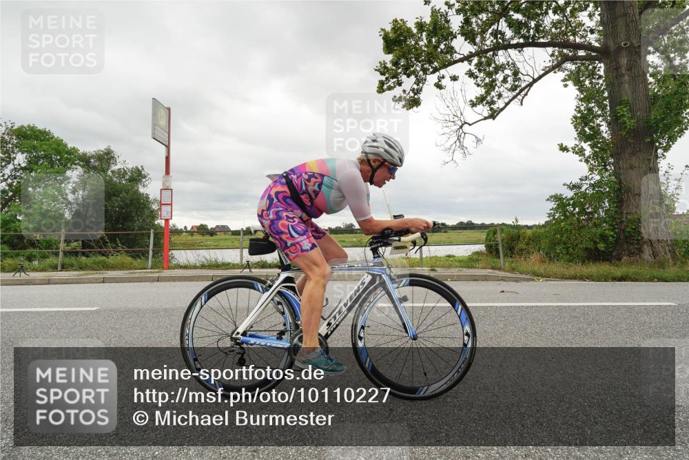 30.08.2026 - Elbe Triathlon Hamburg Michael Burmester http://msf.ph/oto/10110227 30.08.2026 14:09:49 Radfahren  meine-sportfotos.de