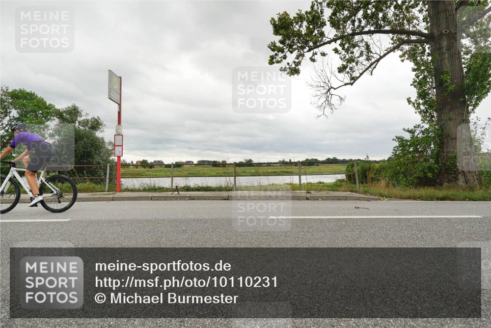 30.08.2026 - Elbe Triathlon Hamburg Michael Burmester http://msf.ph/oto/10110231 30.08.2026 14:09:56 Radfahren  meine-sportfotos.de