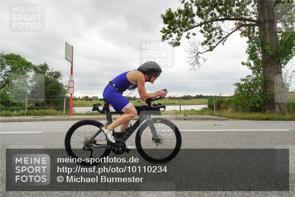 30.08.2026 - Elbe Triathlon Hamburg Michael Burmester http://msf.ph/oto/10110234 30.08.2026 14:10:12 Radfahren  meine-sportfotos.de