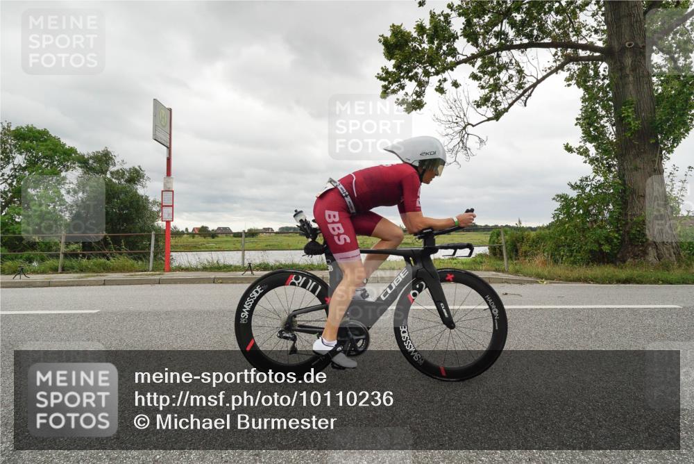 30.08.2026 - Elbe Triathlon Hamburg Michael Burmester http://msf.ph/oto/10110236 30.08.2026 14:10:14 Radfahren  meine-sportfotos.de