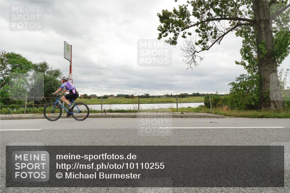 30.08.2026 - Elbe Triathlon Hamburg Michael Burmester http://msf.ph/oto/10110255 30.08.2026 14:11:18 Radfahren  meine-sportfotos.de