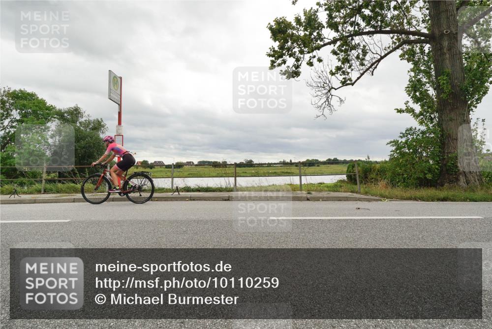 30.08.2026 - Elbe Triathlon Hamburg Michael Burmester http://msf.ph/oto/10110259 30.08.2026 14:11:29 Radfahren  meine-sportfotos.de
